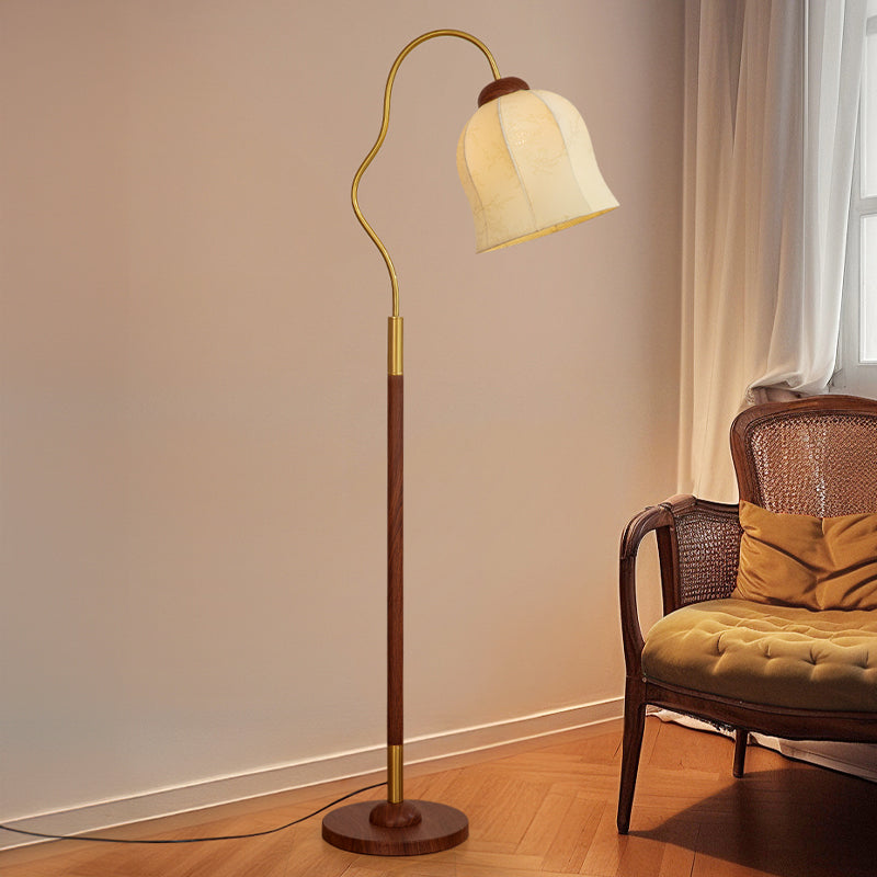 Elegant curved floor lamp