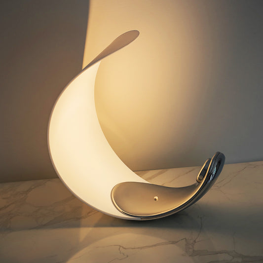 Curved moon table lamp