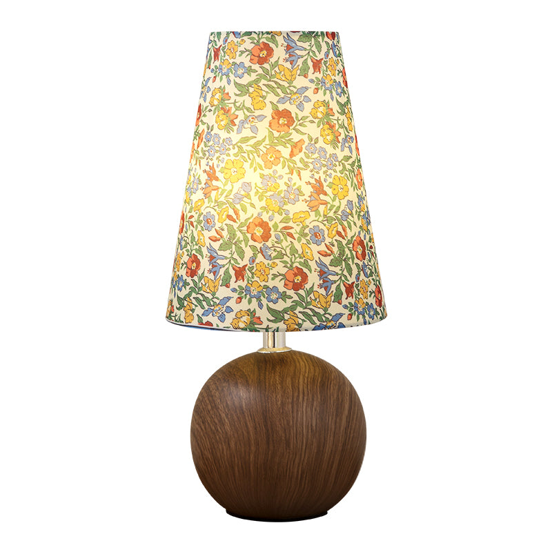 Floral pattern table lamp  white background image